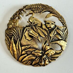 Vintage signed gold tone jungle rainforest brooch pin toucan jaguar